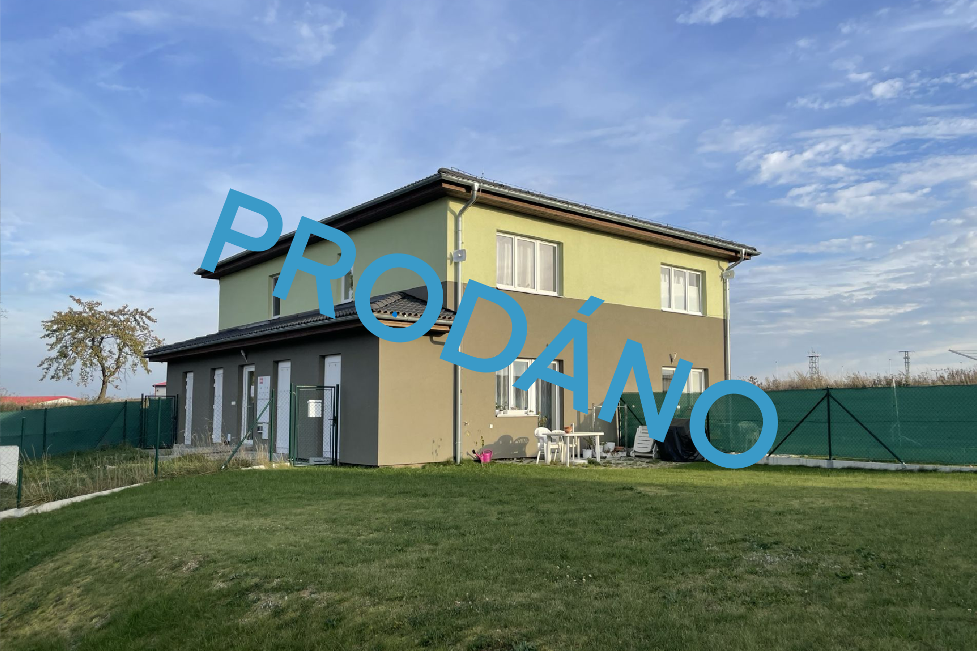 Dům se 4 mezonetovými byty 3+kk s vlastní zahrádkou